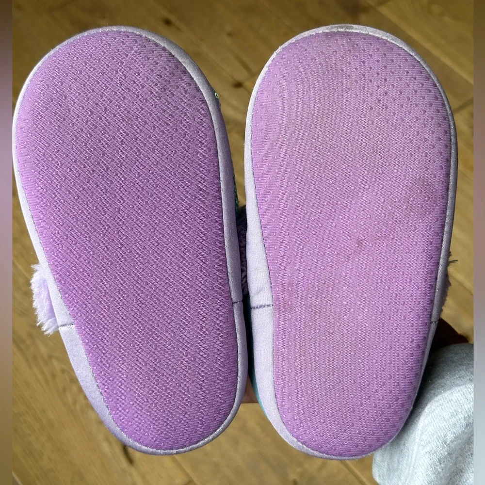 Disney Frozen Anna and Elsa Sequin Slippers size Large 9/10
